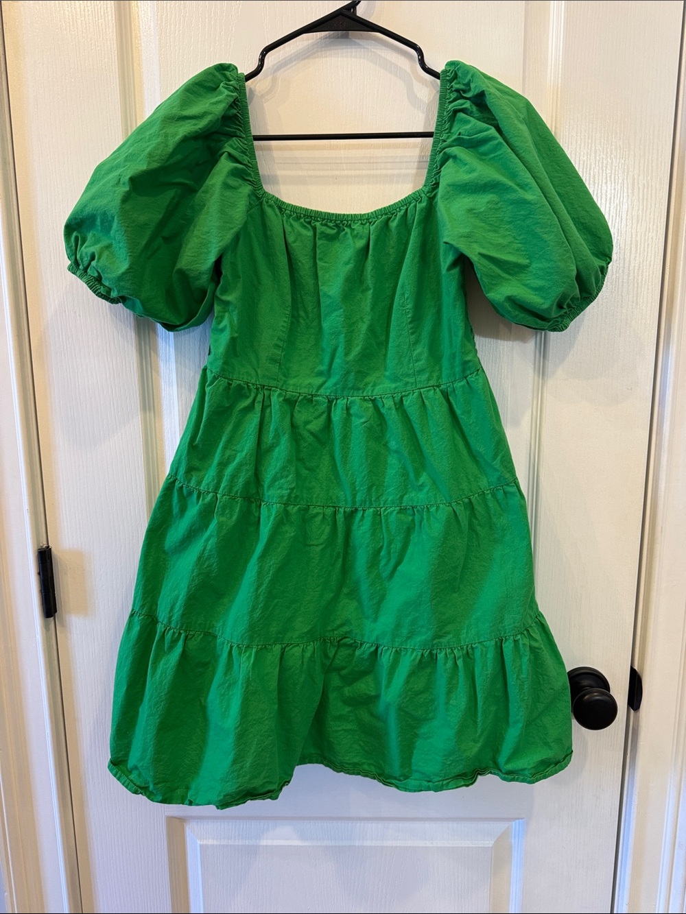 Puff-Sleeve Green Tiered Casual Dress